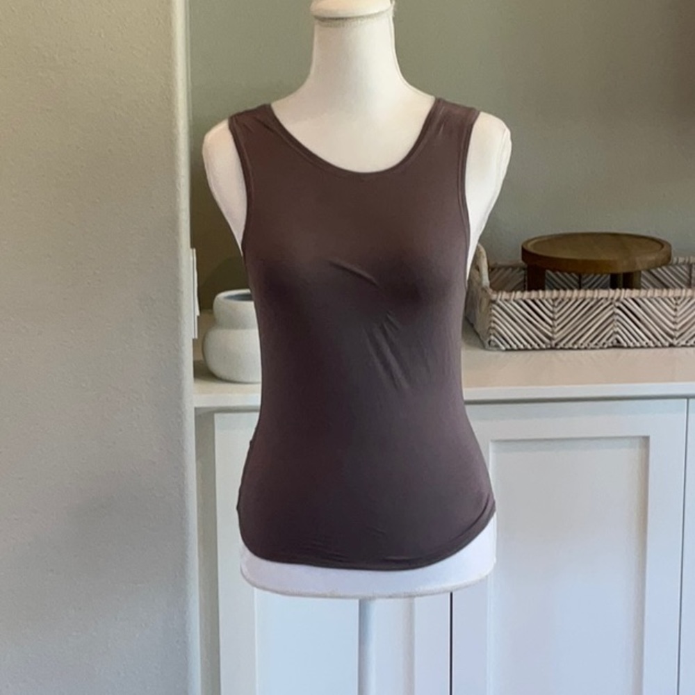 LULULEMON TOP